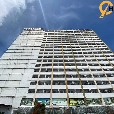 Sunggal Hozby Skyview Setiabudi Suites מראה חיצוני תמונה